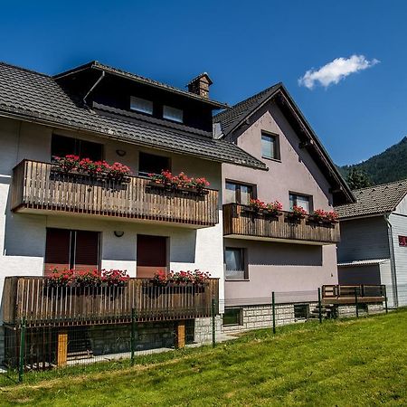Apartments And Holiday Home Grohar 크라니스카고라 외부 사진