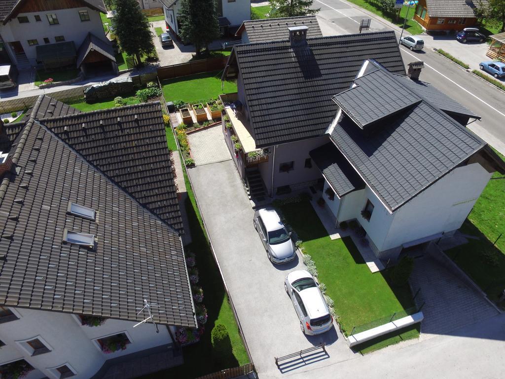 Apartments And Holiday Home Grohar 크라니스카고라 외부 사진